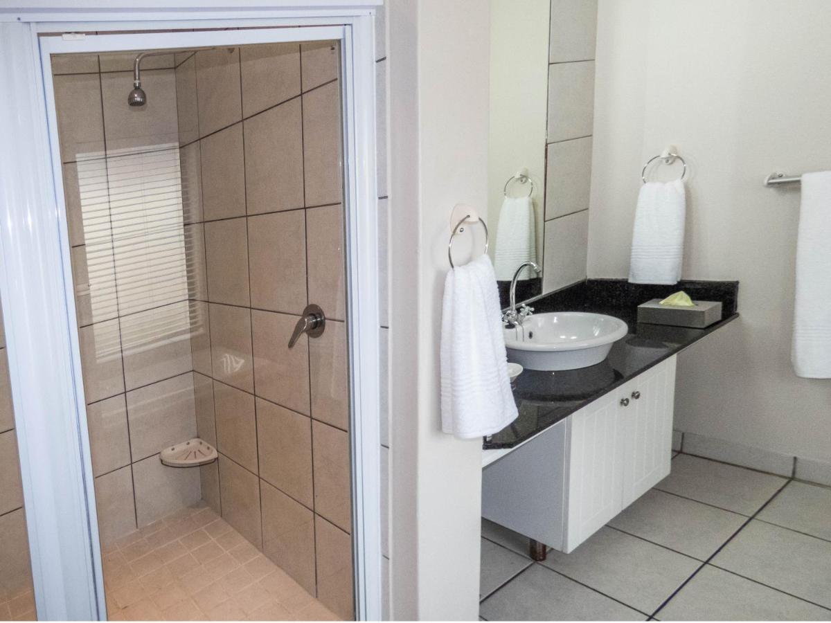 Sheilan House Hotell Port Alfred Exteriör bild