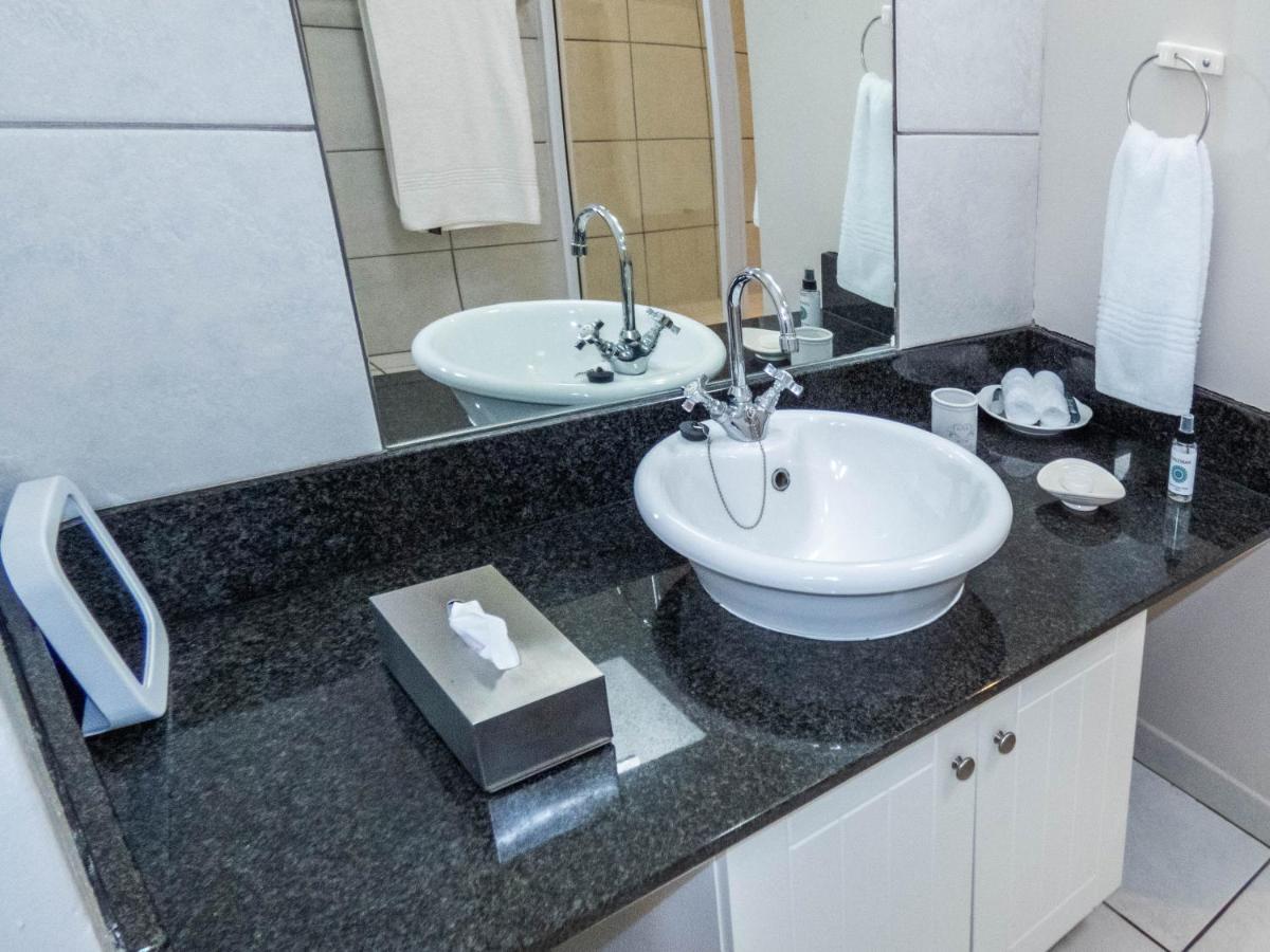 Sheilan House Hotell Port Alfred Exteriör bild